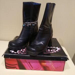 Black chunky heel boots size 6 1/2 with charm